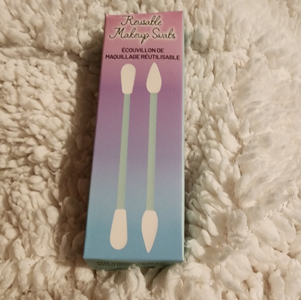 3 item for 21 mix&match or reg.priceReusable Make-Up Swabs